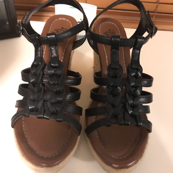 Black wedges - Picture 2 of 2